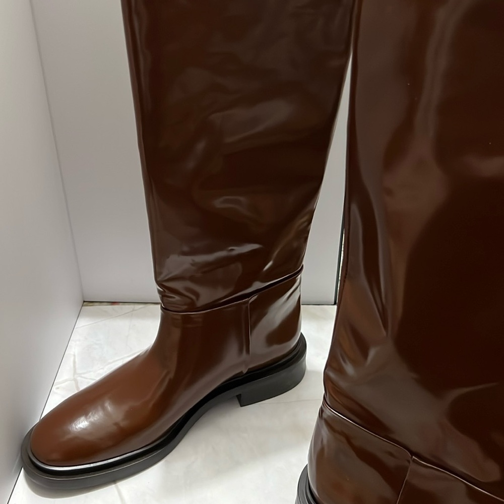 Riding boots